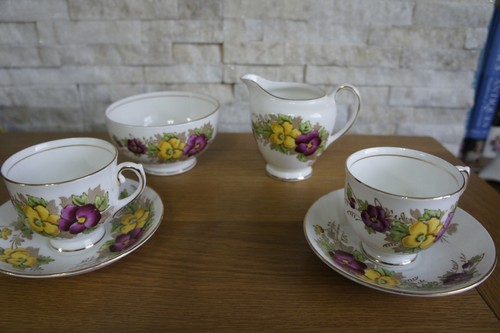 Salisbury bone china - ,
